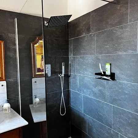 Casa Lindner Rustico 400m Zum Gardasee 13schlafplaetze Toscolano Maderno